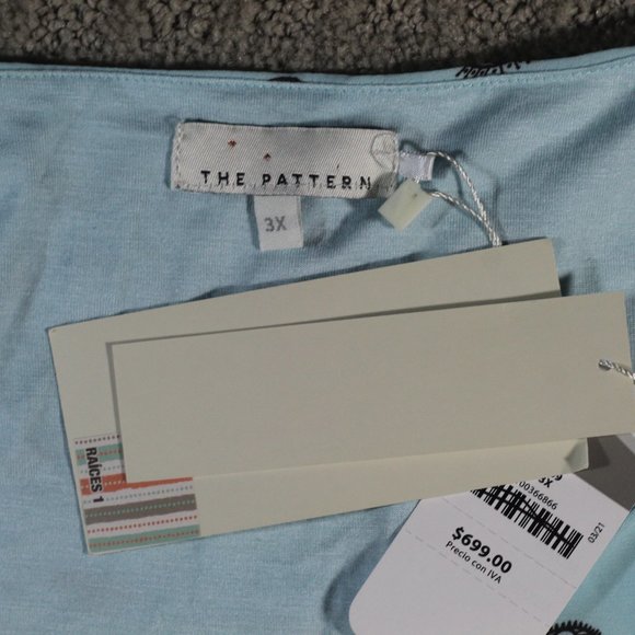 NWT The Pattern Size 3X Flowy Light Blue "Eye" Patterned Blouse - Picture 3 of 7